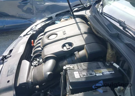 2011 Volkswagen Golf 2.5L 4-Door z USA, uszkodzony, nr VIN WVWDB7AJ2BW057800